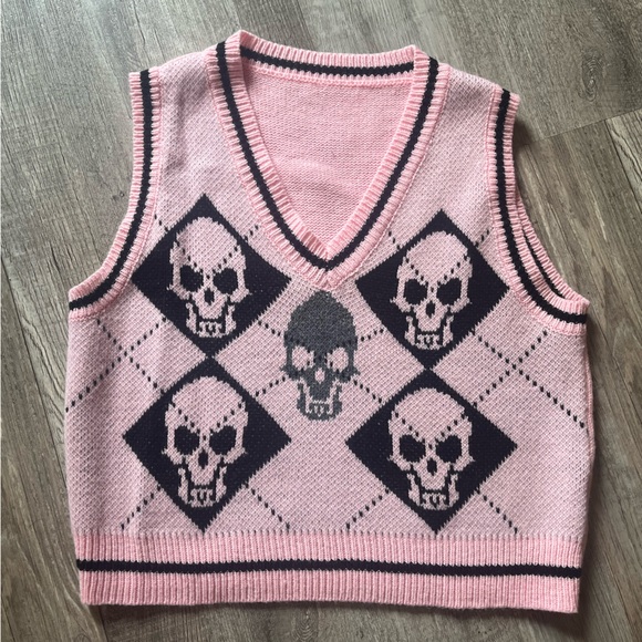 Pink skull sweater vest - Picture 1 of 3